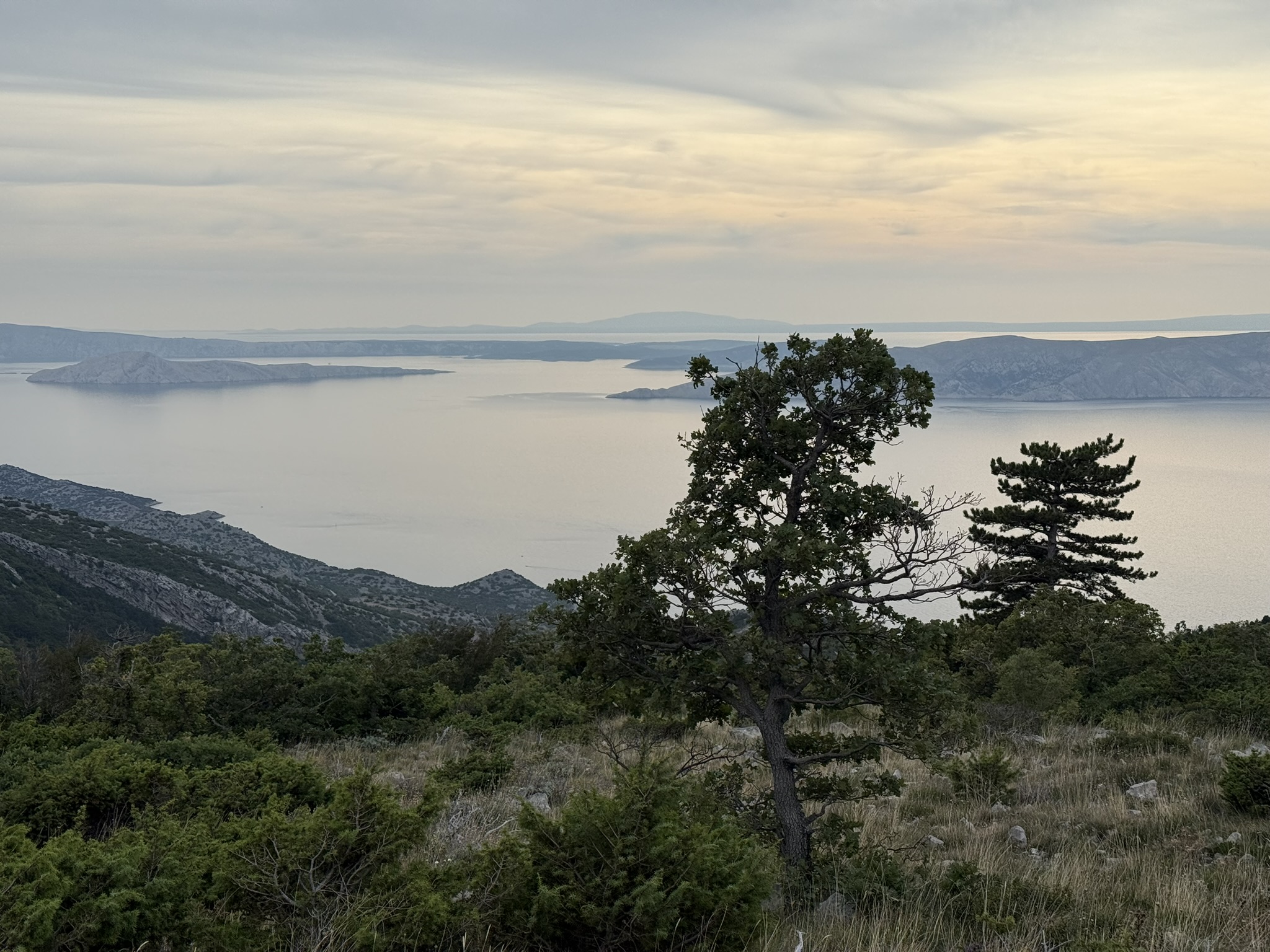 Küstenpanorama mit Inseln